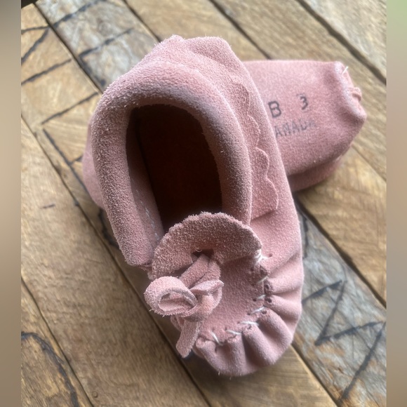 🍁147-You Are a Gift ❤️ Laurentian Chief Moccasins & Tye Die Onsie - Picture 6 of 12